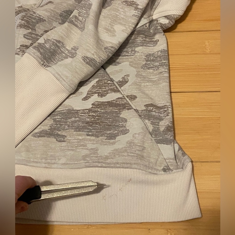 Athleta Triumph Hoodie Soft Gray Beige Camo Size Small—See Description - Picture 7 of 7